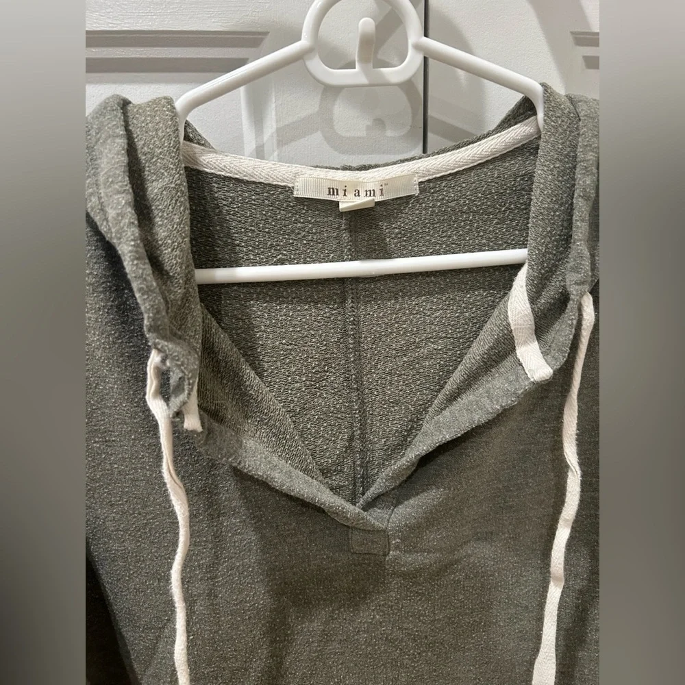 Olive Green Light sweater/ sweatshirt - Picture 2 of 2